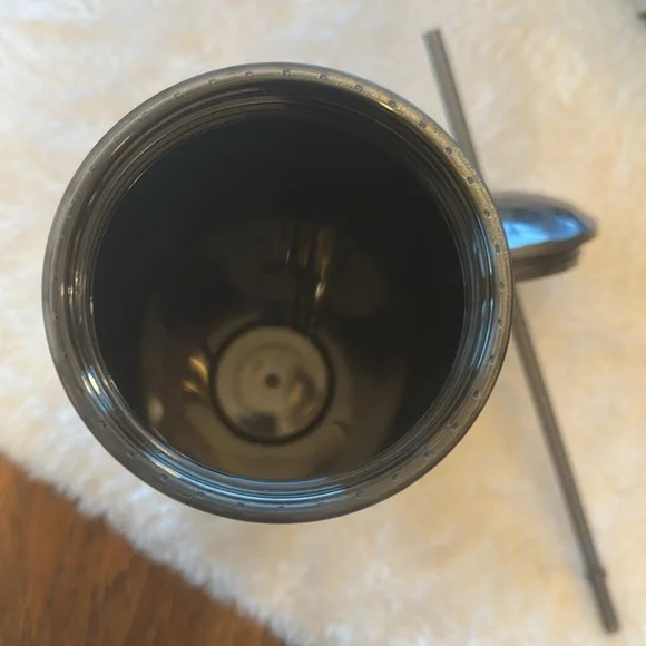 New Starbucks straw water bottle/ Container - Picture 7 of 7